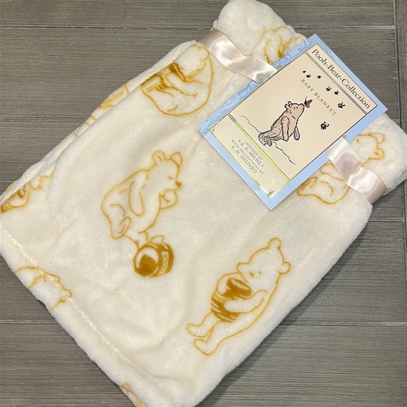 Disney Other - NWT! Winnie the Pooh Baby Blanket!